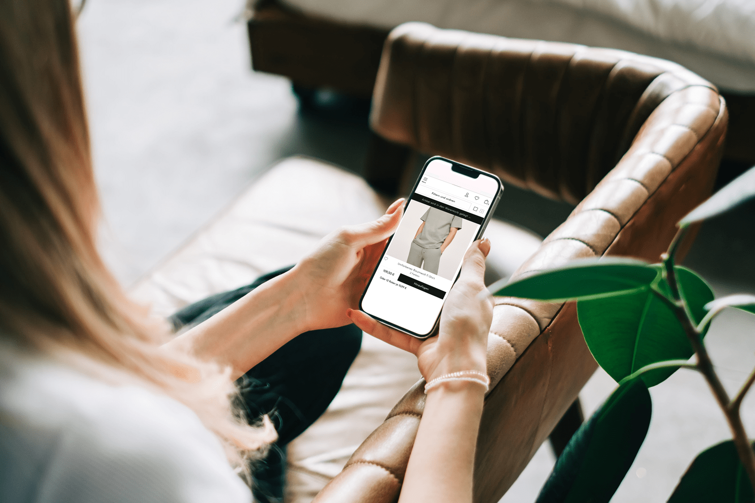 Woman shopping with her smartphone